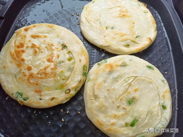 各种烙饼的做法，各种烙饼的做法大全（“末伏烙饼摊鸡蛋”）