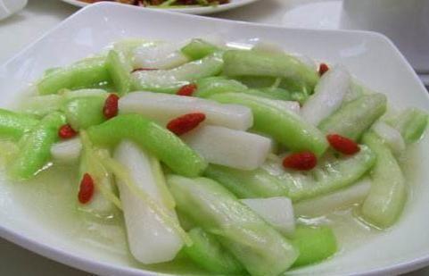 怎样做美味的丝瓜香菇炒肉丝，香菇丝瓜怎么炒（美食优选：香菇炒羊肉丝）