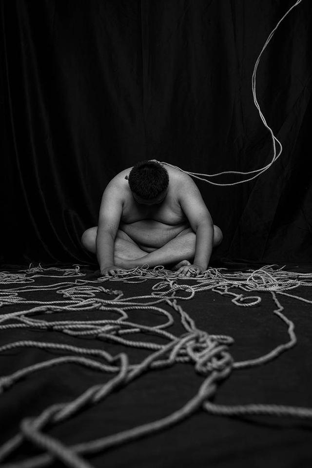 自残女孩，微信头像，自残女孩（当绳缚成为一种艺术表达）