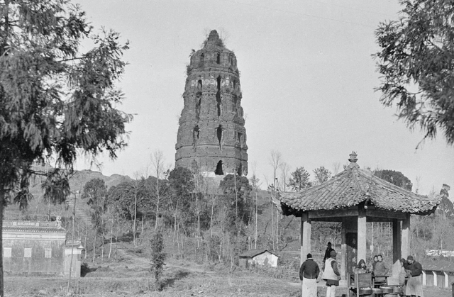 以法海传说闻名的景点，镇江金山（白娘子爱情传说有关的景点）