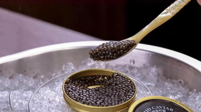 鱼子酱好吃吗，鱼子酱是什么东西（除了贵，你对鱼子酱一无所知）