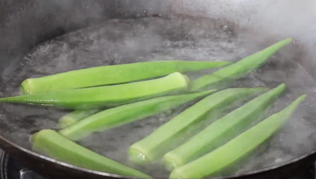 图片[2]-【拌秋葵】做法步骤图 学会这招 口感脆嫩好吃不腻-起舞食谱网