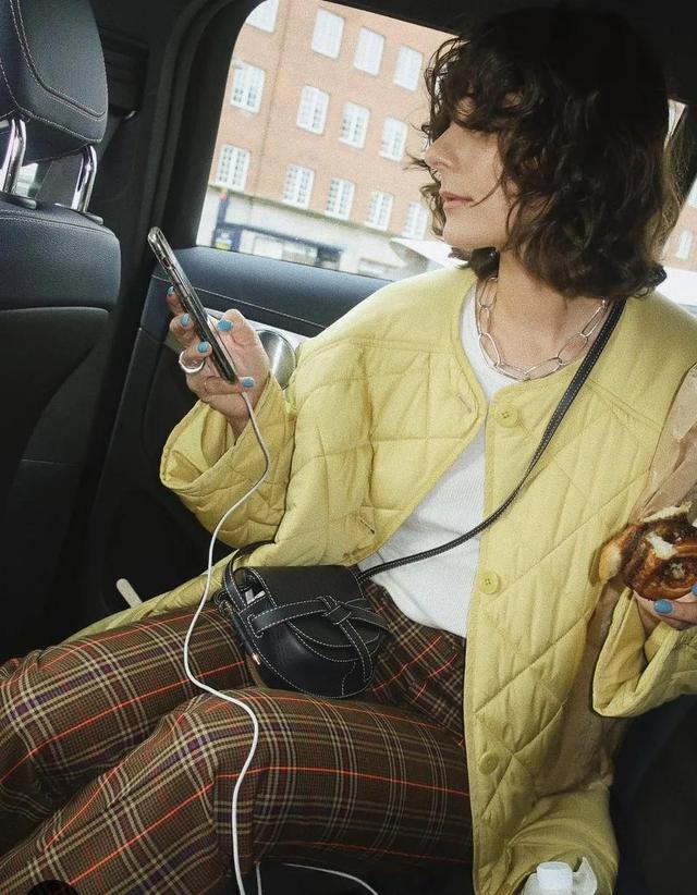 黄奶油是什么，安佳奶油是什么奶油（温温柔柔的奶油黄）