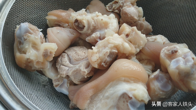 香菇炖肉怎么做好吃，一个客家传统味道做法