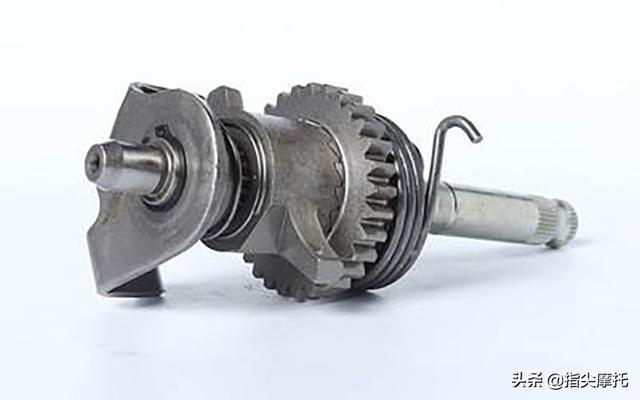 摩托车不打火原因有三，摩托车难启动有哪些原因（摩托车电启动的时候打滑无法启动）