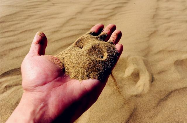 电气火灾用什么灭火器，电气火灾灭火器（选对灭火器类型和扑救方法很重要）