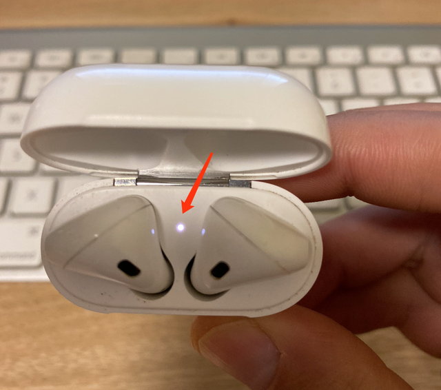 蓝牙耳机两个怎么同时配对，怎么配对双耳蓝牙耳机（苹果手机怎么同时连接两个蓝牙耳机）