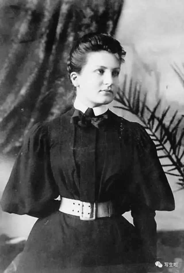 雕像英文sculpture，雕像英文（女人、性与爱、是他艺术的全部）