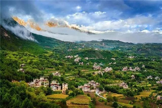 迥巴藏戏，迥巴藏戏 郎杰次仁事迹材料（遇见古碉·藏寨·美人谷）