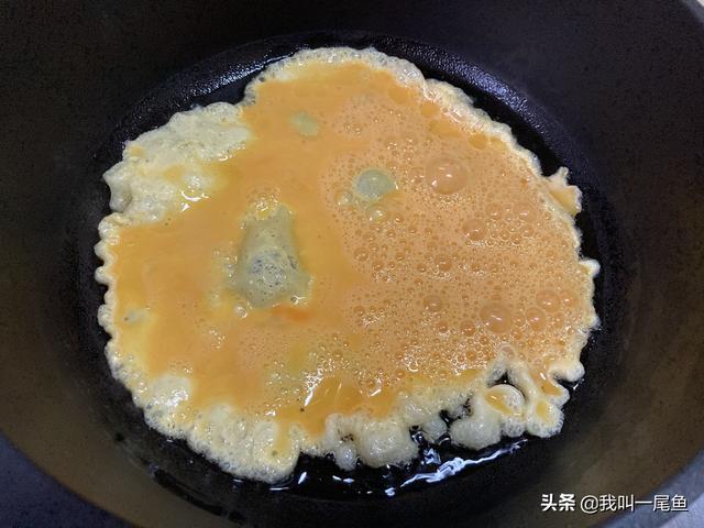 西红柿和鸡蛋青菜一起炒可以吃吗，西红柿炒蛋可以跟青菜一起吃吗（简单炒一炒就上桌）