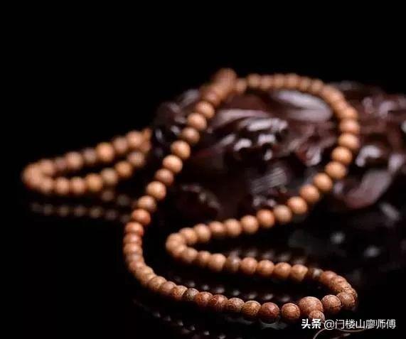 男士带手串十大禁忌，男戴银手链有什么讲究（这才是文玩手串的正确打开广式）