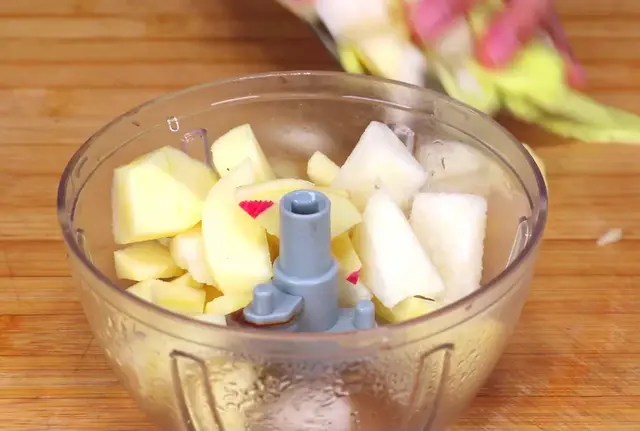 辣白菜的，辣白菜的腌制方法和配料（辣白菜最简单快速做法）