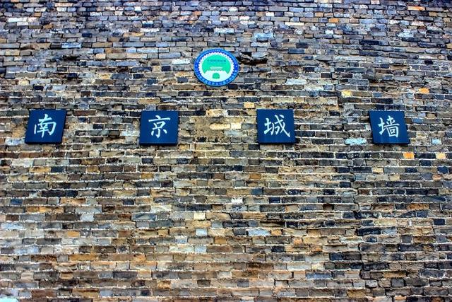 南京玄武湖有几个门，南京玄武湖有什么（如今游人如织的玄武湖）