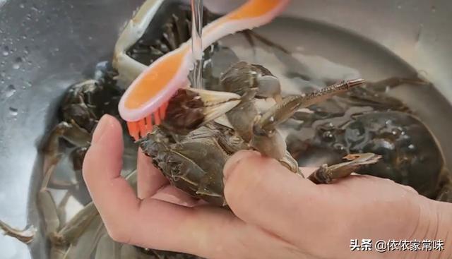 螃蟹的做法与吃法，螃蟹的螃蟹的吃法（螃蟹这样做一锅吃起来鲜嫩入味）