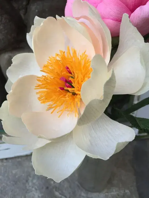 手工花朵制作方法，彩纸手工制作花朵的方法（喜欢花哪儿还用买）
