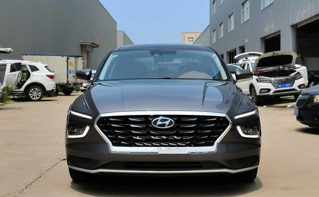 现代名图2021款报价及图片起售1338万的合资中型车