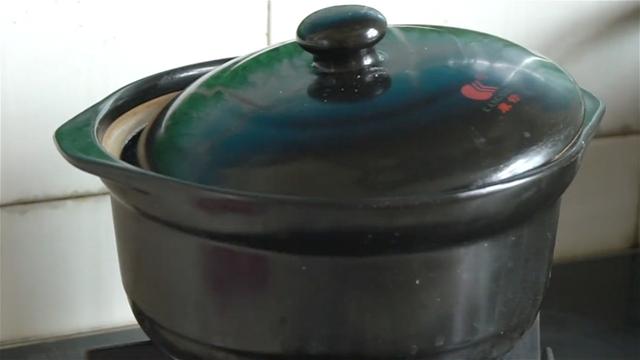 香菇瘦肉粥怎么做，如何用电饭煲做香菇瘦肉粥（煮一份家庭版香菇瘦肉粥）