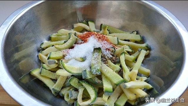 香辣萝卜干腌制方法，酸辣萝卜干的腌法（川味腌萝卜干的正宗做法）