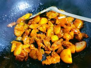 山东土豆炖肉怎么做，土豆炖肉怎么做法（土豆炖肉的家常做法）