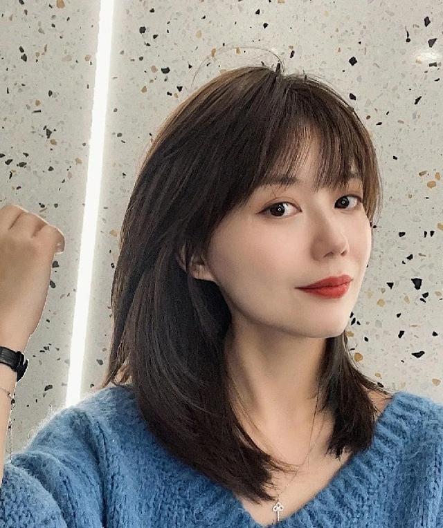 羊毛卷发型图片女，中长发烫发（不要再坚持你那万年不变的发型了）