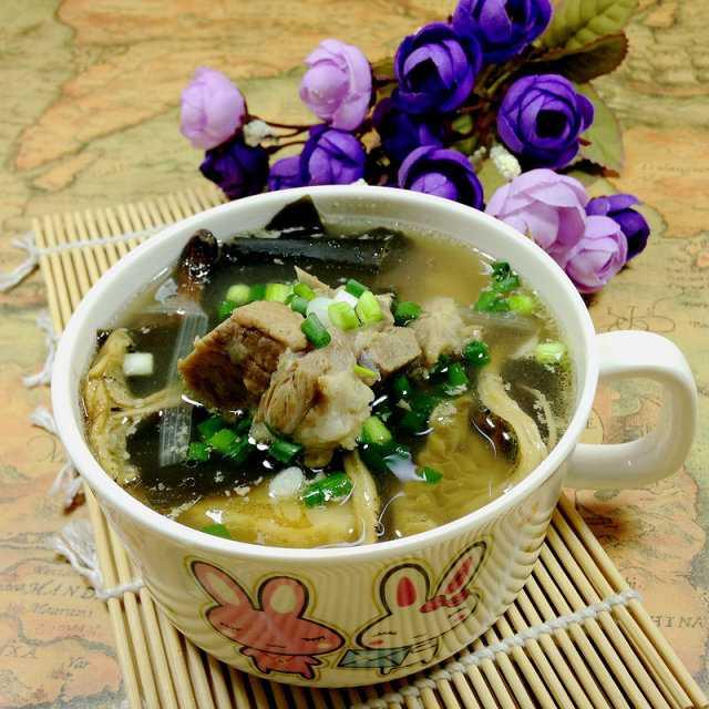 悲伤玉米排骨汤，悲伤的玉米排骨汤（简简单单做一顿排骨汤吧网名）