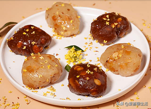 重阳节要吃什么糕，重阳节要吃重阳糕吗（给老人备上5种重阳糕）
