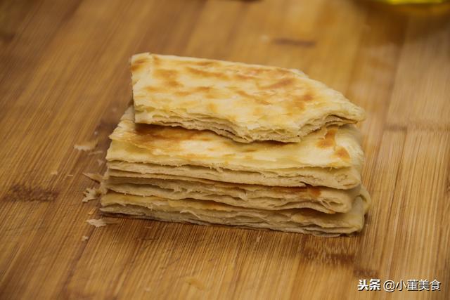 千层饼怎样做又酥又软，千层饼外酥内软是怎样做的（人人都能烙出外酥里软）