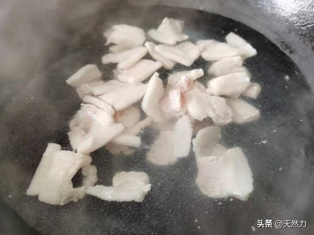 炒肉的做法，辣椒炒肉的做法（湘菜中和辣椒炒肉齐名的肉炒肉）