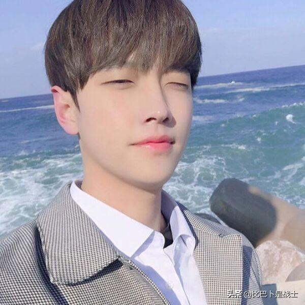 跟男生聊天聊什么话题好，与男生聊天聊什么话题好（把“干嘛呢”换成这3句话）