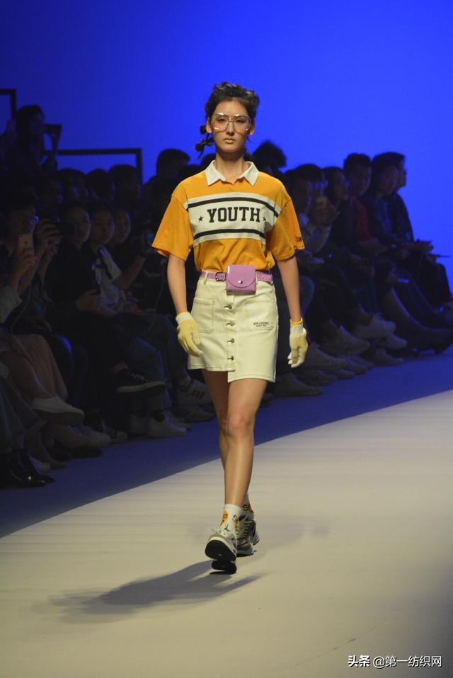 a21是以纯吗，a21 以纯（以纯线上品牌A21登陆春季广东时装周）