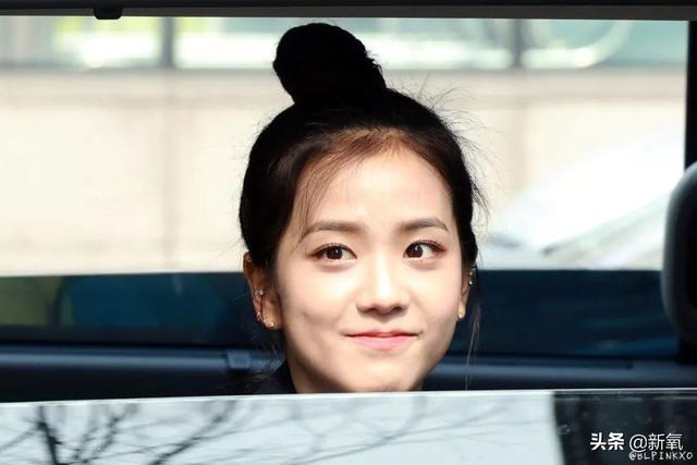 李夏怡 rose音译，卡其色李夏怡rose音译（队友和她合照就像公开处刑）