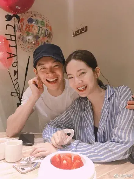 炎亚纶爱似百汇，炎亚纶诸暨见面会（两人曾否认恋情十年）