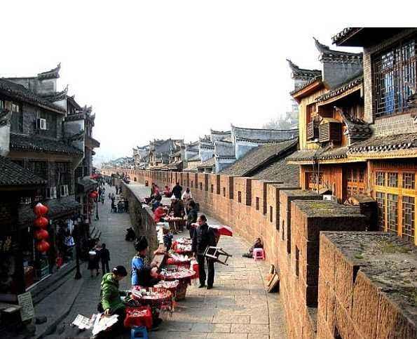 凤凰古城在哪里，凤凰古城在湖南哪个市（仙剑奇侠传取景地——古风韵味凤凰古城）