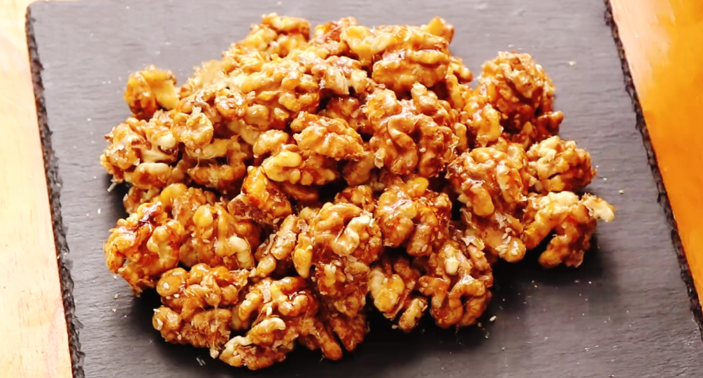 【琥珀核桃】做法步骤图 香甜又酥脆 全家人都爱吃-起舞食谱网