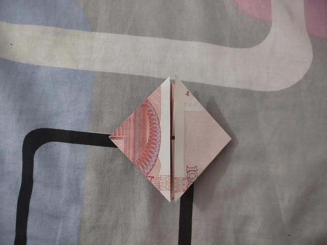 超简单的手工折纸爱心详细教程，折爱心步骤