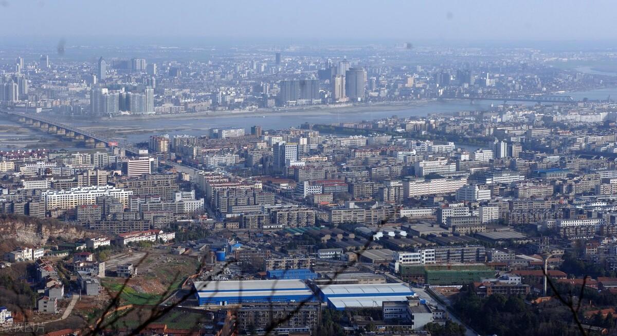 襄阳工业学校（湖北省襄阳市）