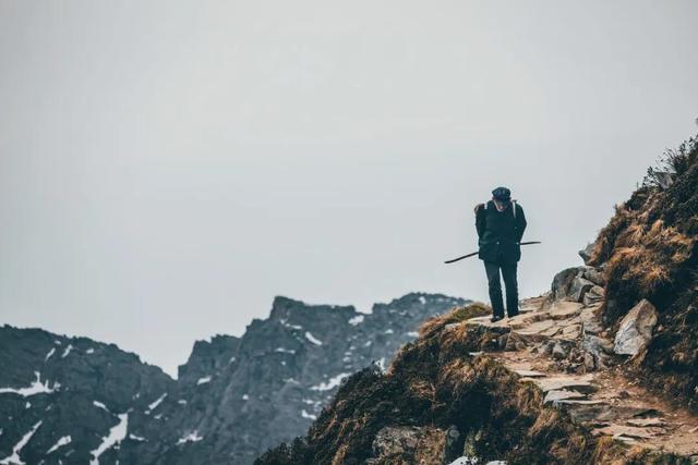 老人与海的感悟和启示，老人与海的感悟和启示100字（《老人与海》：一生最该看透的）