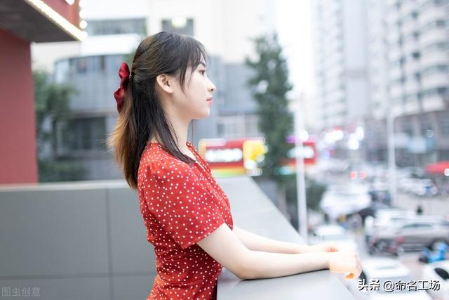 璃字能组什么词语，璃可以组什么词语（落落大方颇有气质）