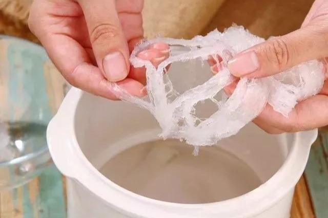炖煮燕窝方法，炖煮燕窝的方法（从泡发到炖煮）