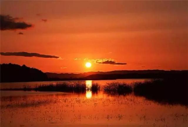 落日晚霞朋友圈背景，落日晚霞朋友圈背景图（朋友圈背景图）