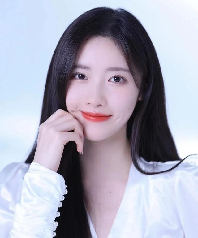 什么发型显脸小显年轻，适合瘦脸的发型（简单易打理的4款发型）