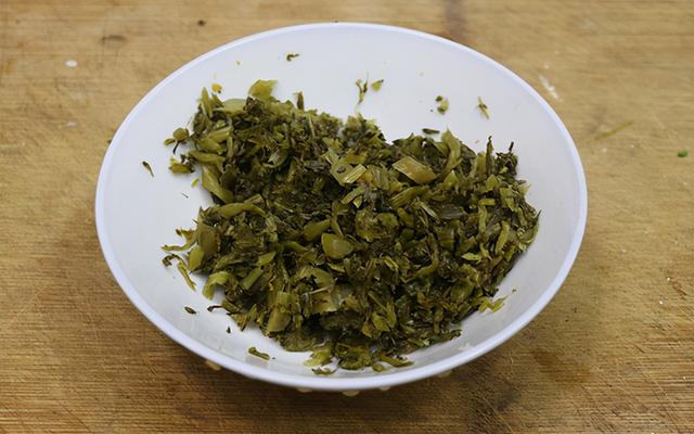 自制锅巴家常做法，锅巴的做法家常做法（剩饭用铁锅烙一下）