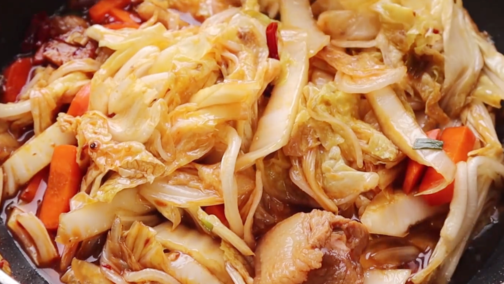 圖片[4]-【白菜豬肉燜面】做法步驟圖 家人隔天就想吃 家里面條都不夠-起舞食譜網(wǎng)