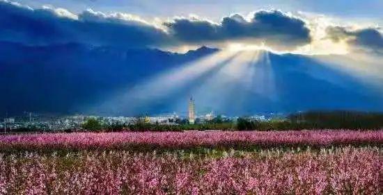 上关花下关风苍山雪洱海月是什么意思，上关风下关花苍山雪洱海月下一句（即“下关风、上关花、苍山雪、洱海月”）