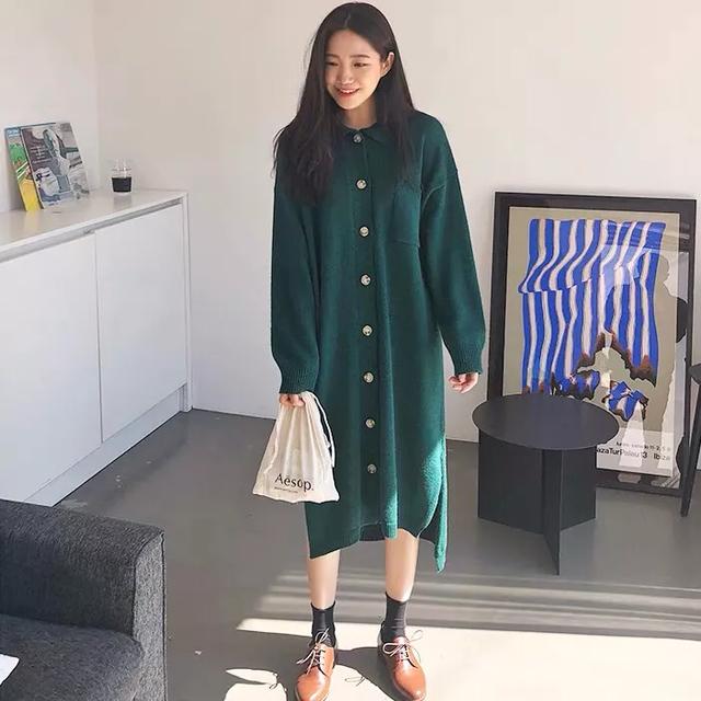 墨绿色什么颜色混合起来好看，复古优雅不知道怎么穿