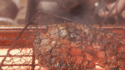 烧烤的短语心情说说，烧烤说说个性短句（最世俗的生活与最深沉的热爱）