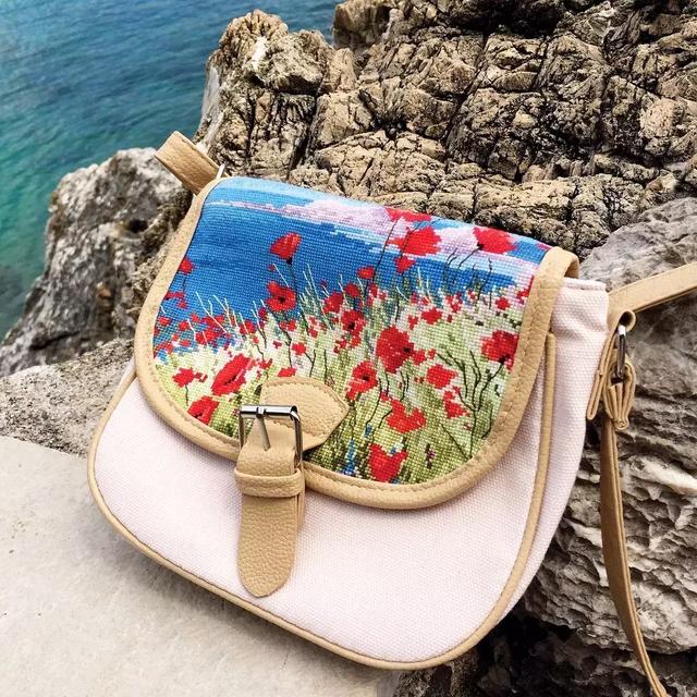 【十字绣枕头图案】哪些十字绣枕头图案好看，手工十字绣枕头图案大全（35款十字绣作品大赏析）