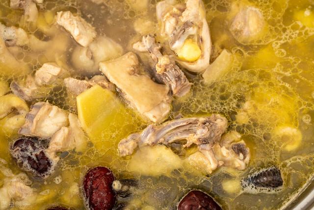 赤豆煲猪横脷汤的做法，猪横脷煲粉葛赤小豆（看似是随便就能搭配出的好滋味）