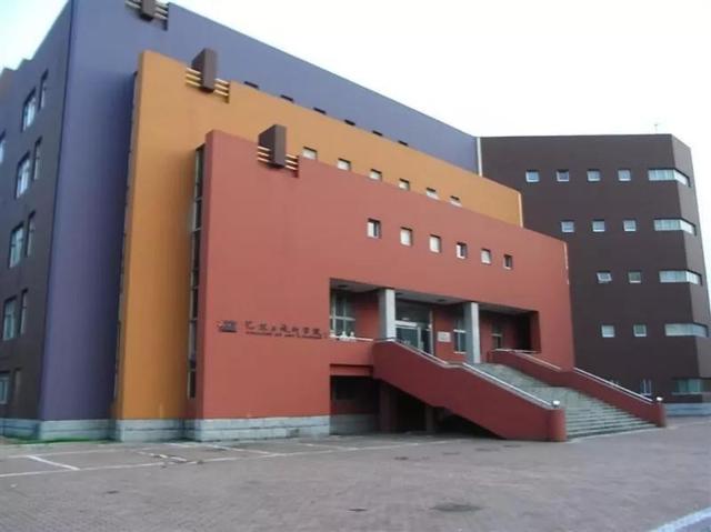 辽东学院宿舍条件怎么样，辽东学院宿舍几人间（辽宁省普通高等院校）