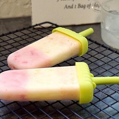 三色水果酸奶棒冰，樱桃酸奶冰淇淋（三色果酱酸奶冰棒）